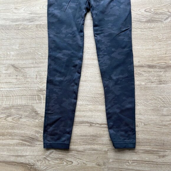 Spanx Women’s Grey Black Camo Look At Me Now Seamless Leggings Size XL - Picture 8 of 10
